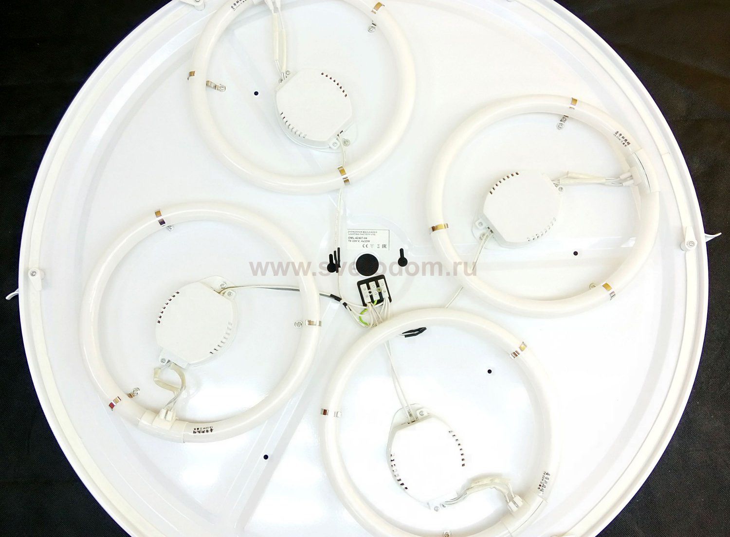 Люстра потолочная Omnilux OML-42407-04 Bazadois (800мм)