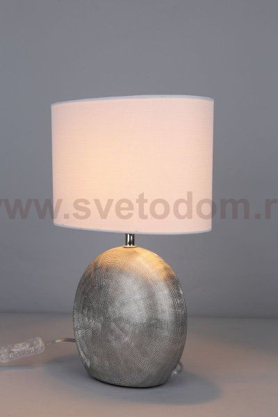 Настольная лампа Omnilux OML-82304-01 Valois