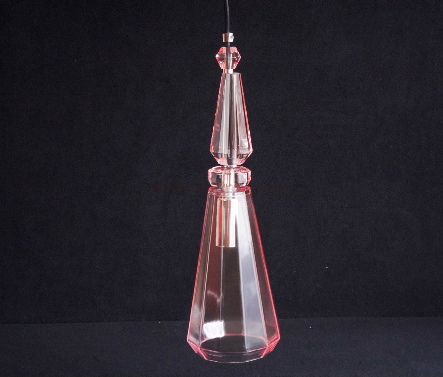 Светильник подвесной Maytoni P028PL-01PN розовый