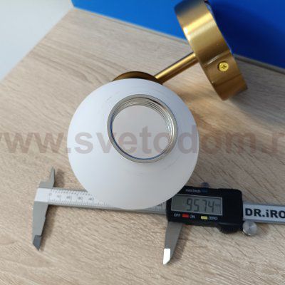 Плафон стекло шар белый матовый 100мм с резьбой 30мм OL 4359 LOLLA