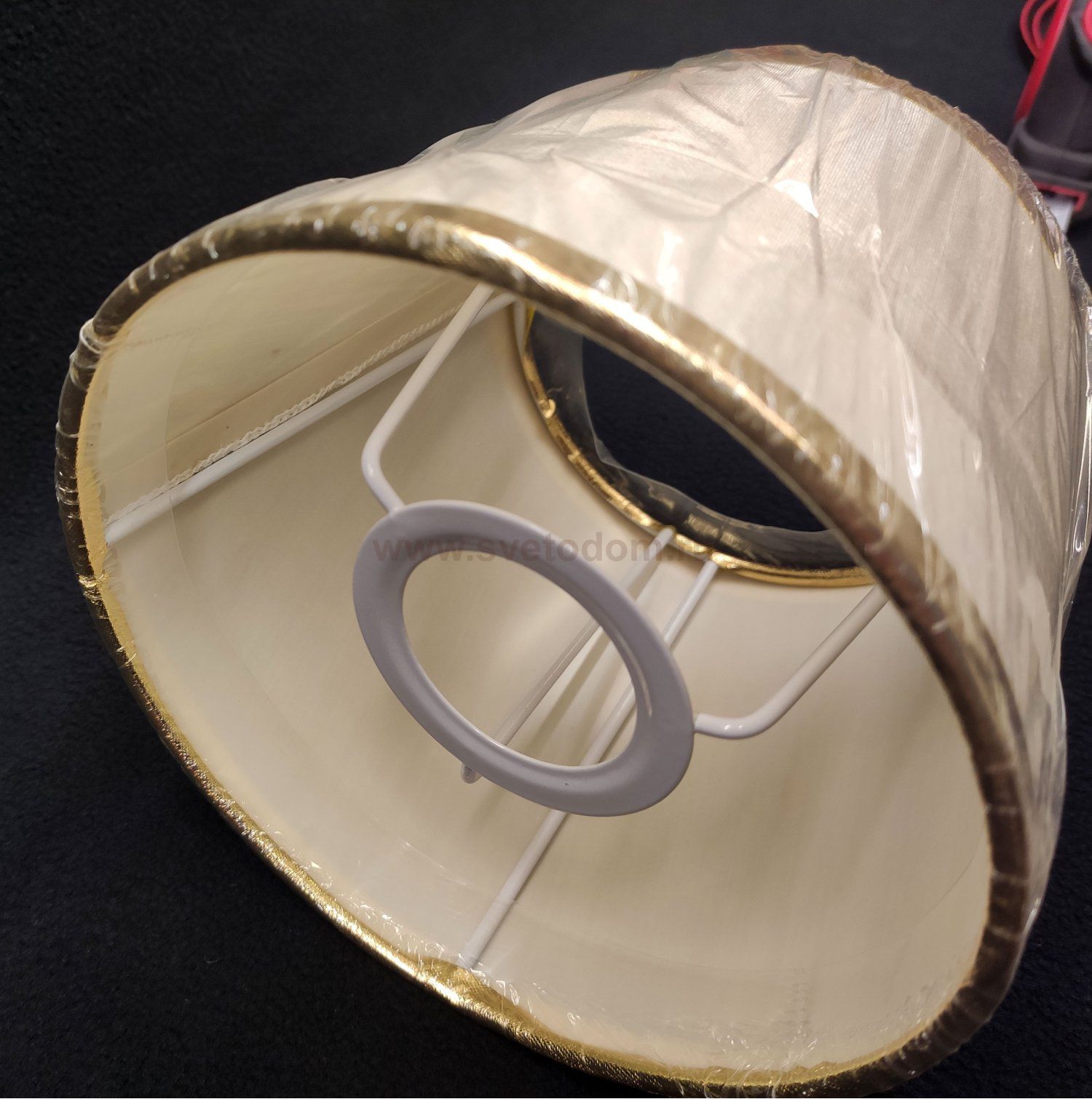 Абажур Е27 золотой Colosseo 82138