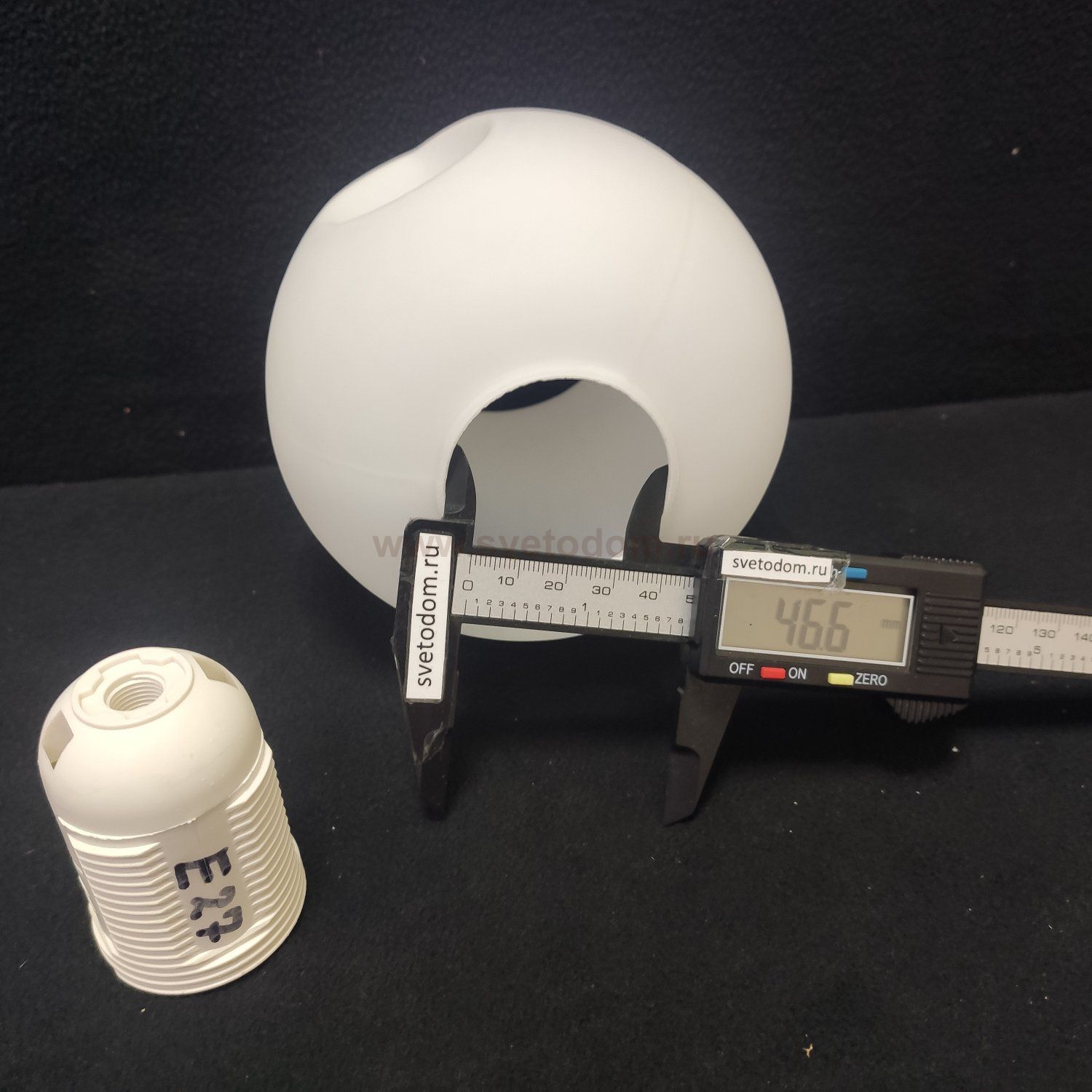 Плафон стекло матовое 130*130мм Е27 (46мм посадка) Arte Lamp A2706PL BRIGHTON