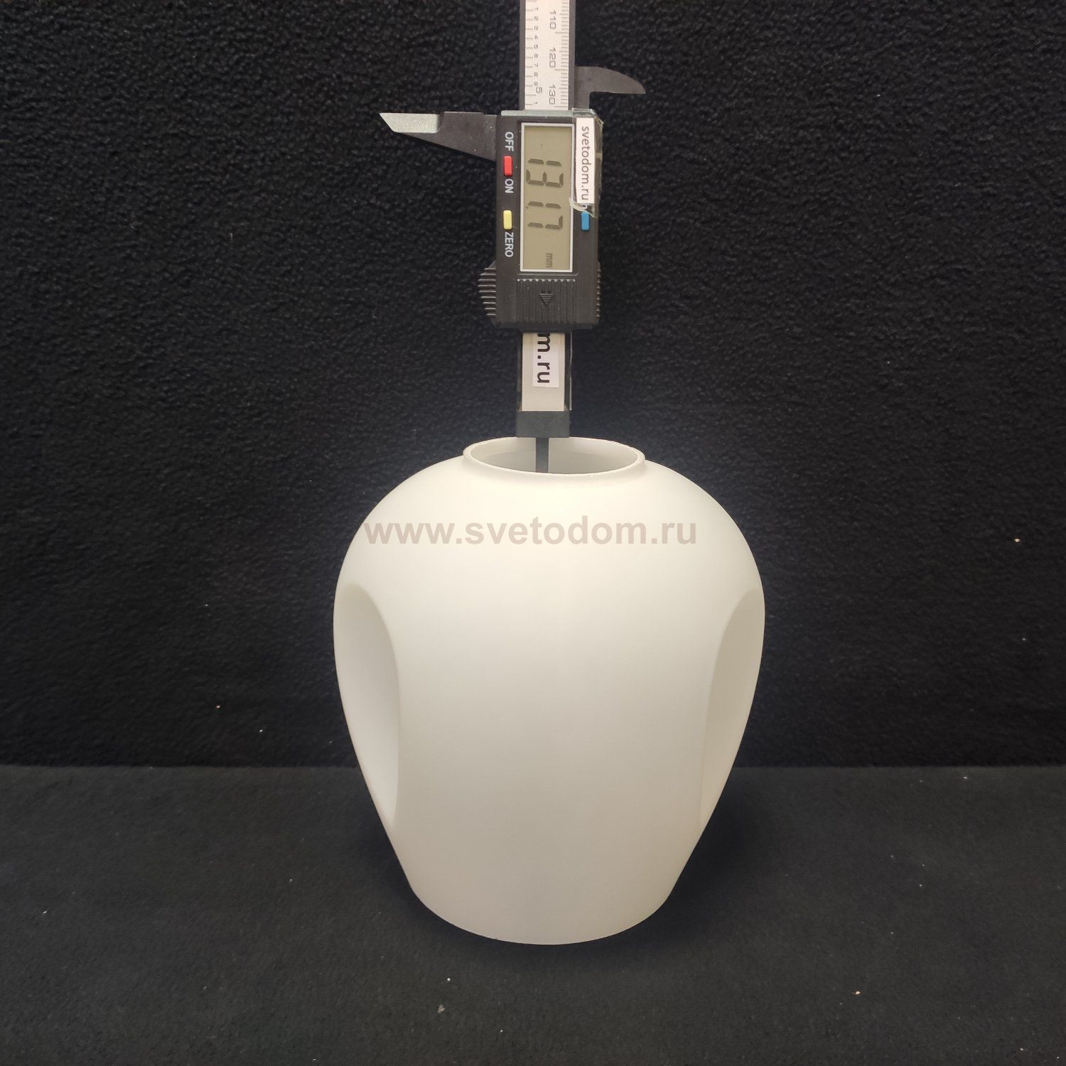 Плафон стекло матовое 130*130мм Е27 (46мм посадка) Arte Lamp A2706PL BRIGHTON