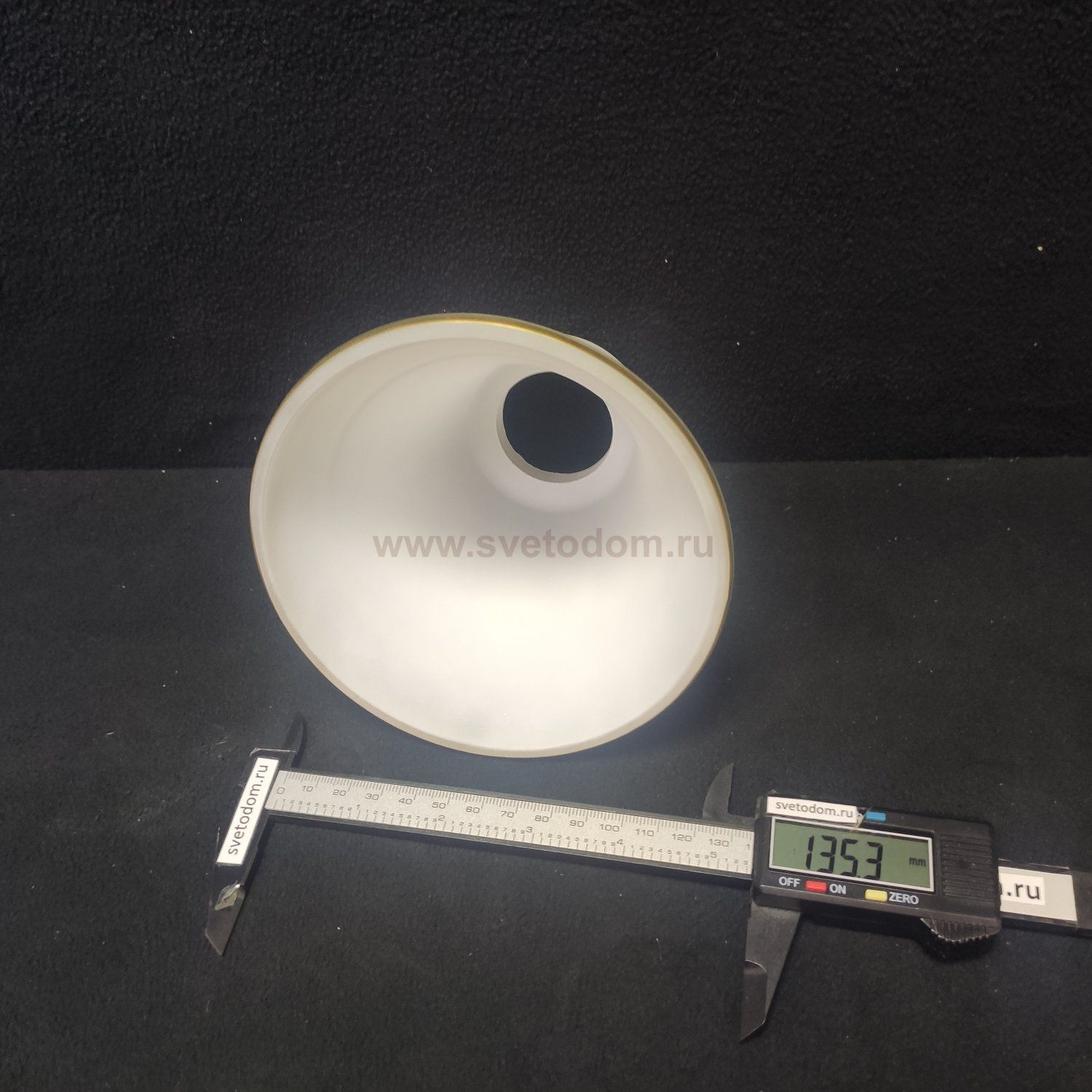 Плафон стекло бежевое с золотой каемкой 135*110мм E27 (41мм посадка) Arte Lamp A2709PL BLOSSOM