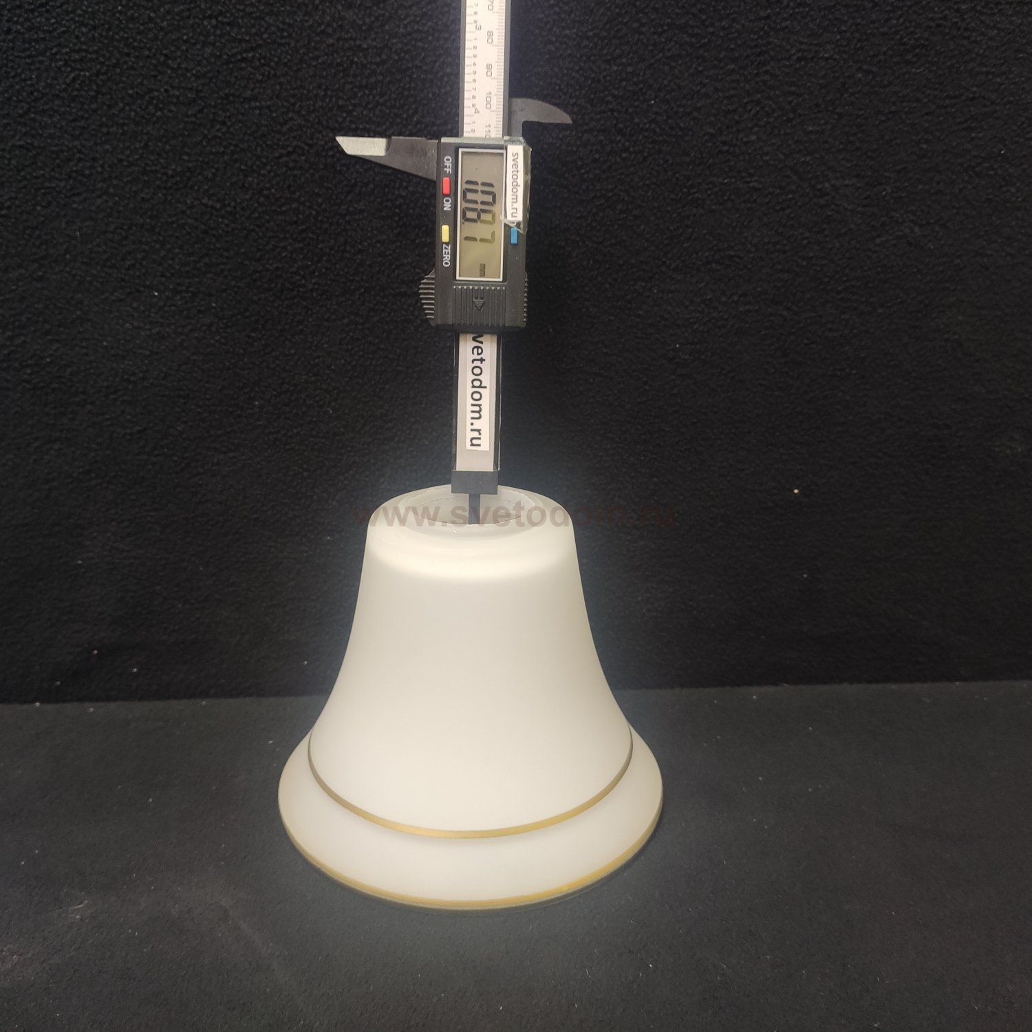 Плафон стекло бежевое с золотой каемкой 135*110мм E27 (41мм посадка) Arte Lamp A2709PL BLOSSOM