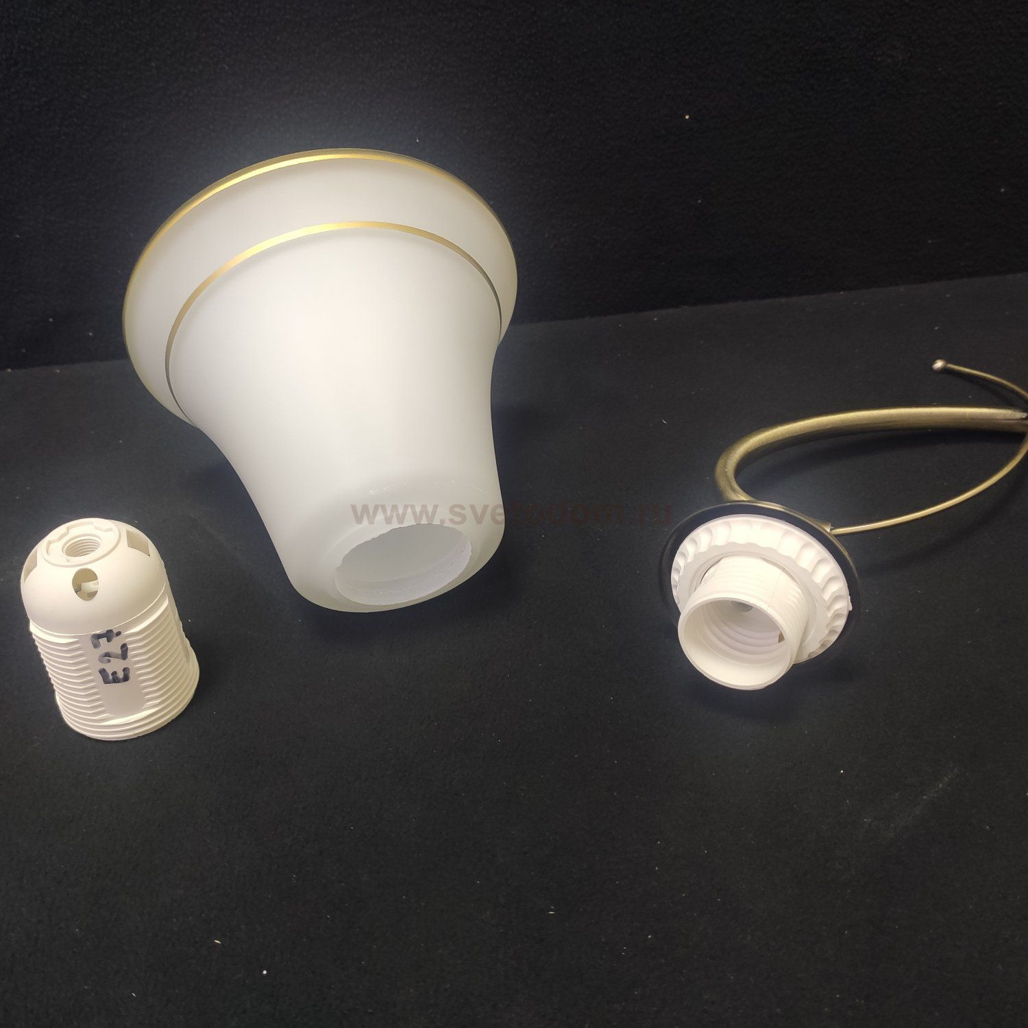 Плафон стекло бежевое с золотой каемкой 135*110мм E27 (41мм посадка) Arte Lamp A2709PL BLOSSOM