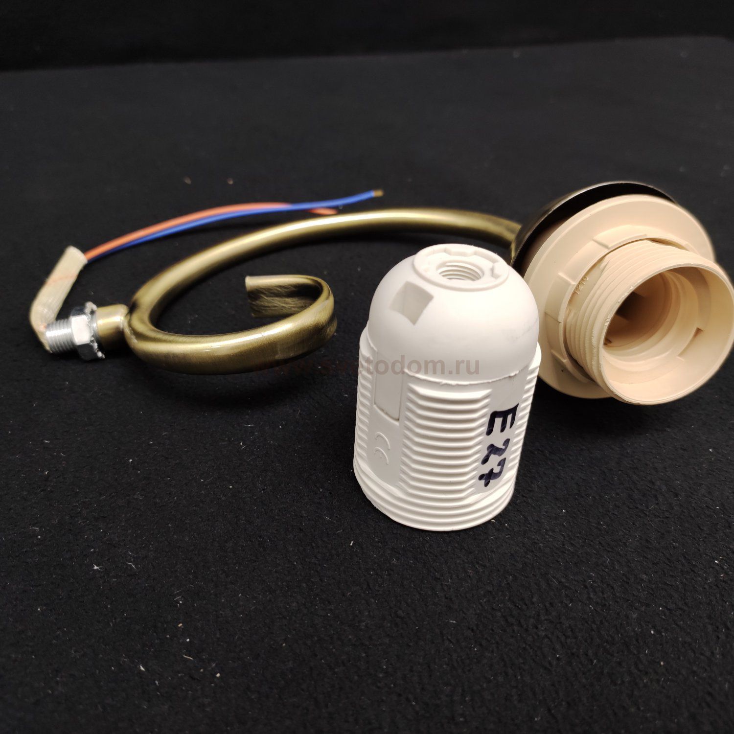 Плафон стекло белое матовое 150*118мм Е27 (42мм посадка) Arte lamp A9317AP/PL MARGO