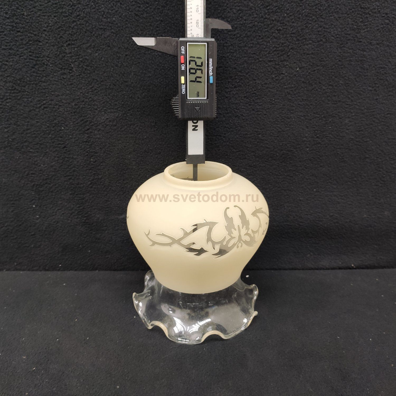 Плафон стекло бежевое 126*115мм Е27 с узором