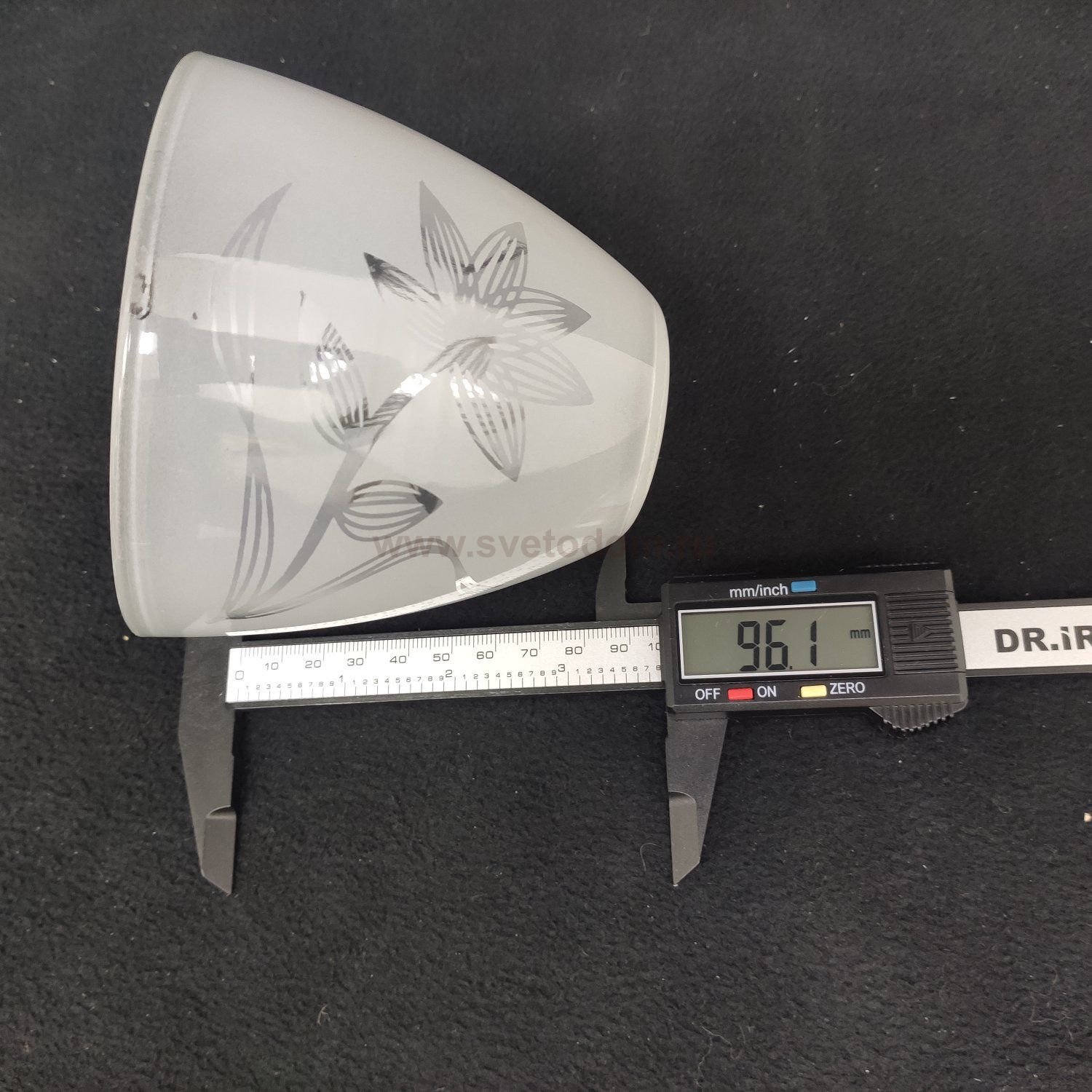 Плафон стекло с узором 110*96мм Е27 (42мм посадка) Colosseo 73024