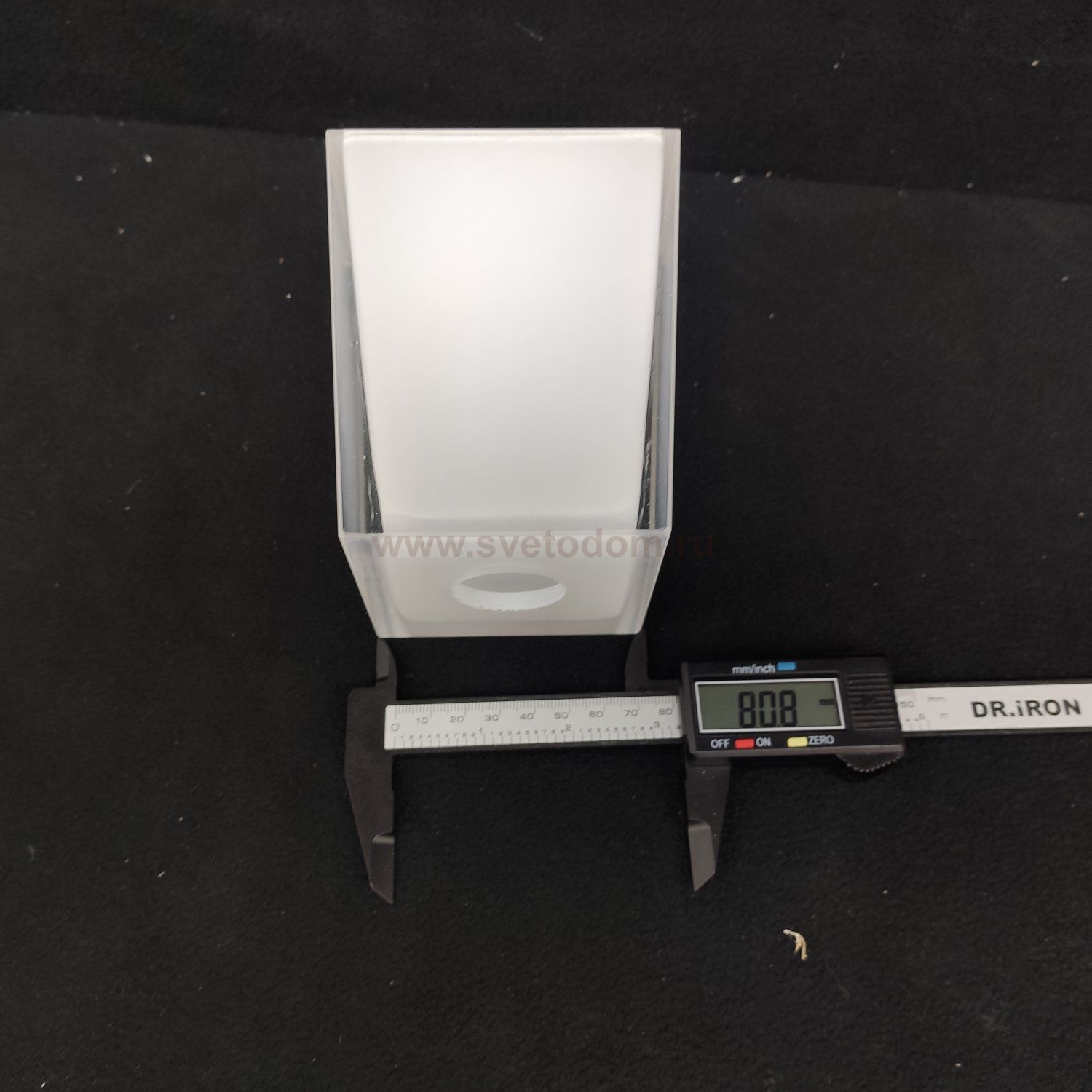 Плафон стекло белое матовое квадратное 117*95мм E14 (30мм посадка) LENTE LSC-25