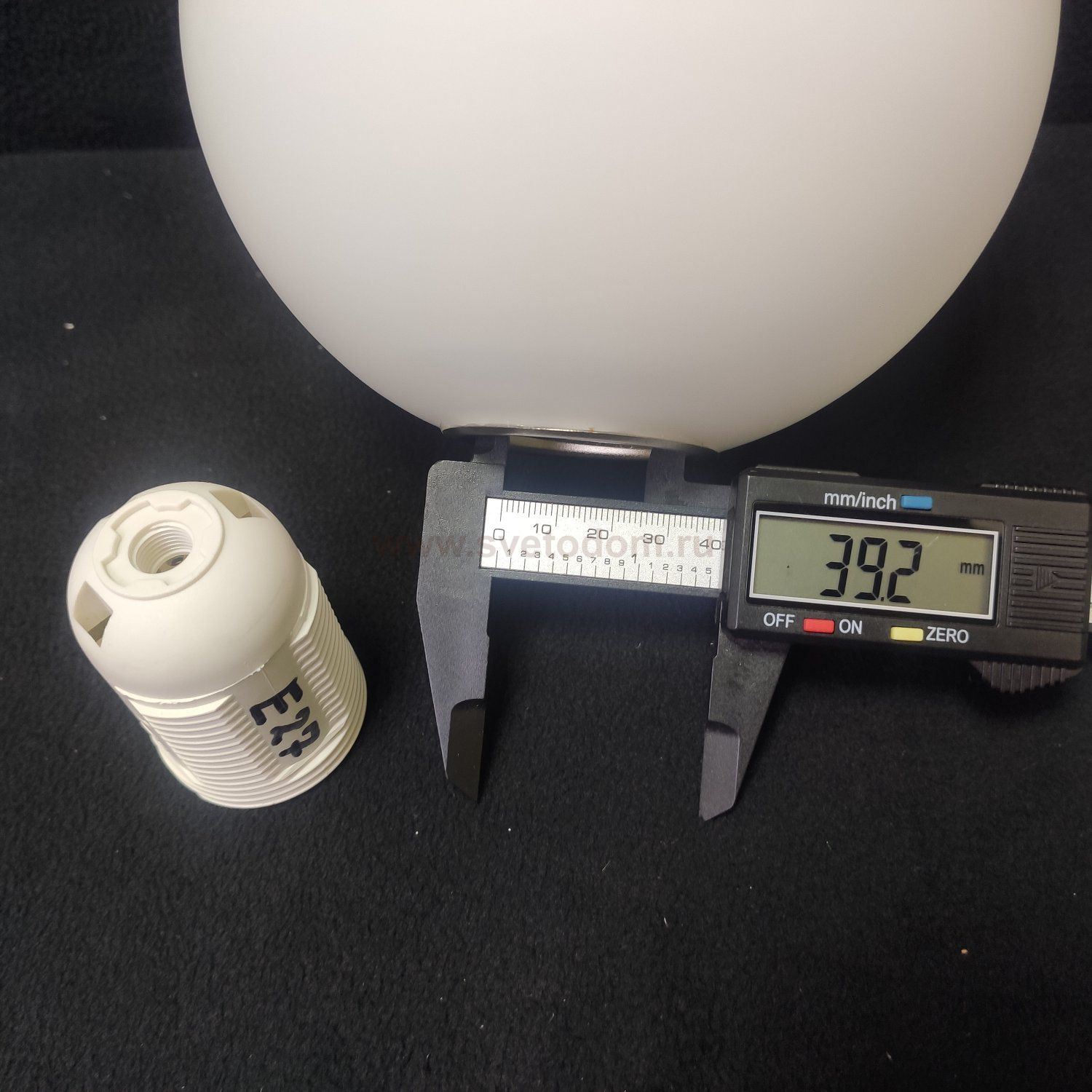 Плафон стекло шар матовый белый 150мм с резьбой Е27 40мм Кинк Сида