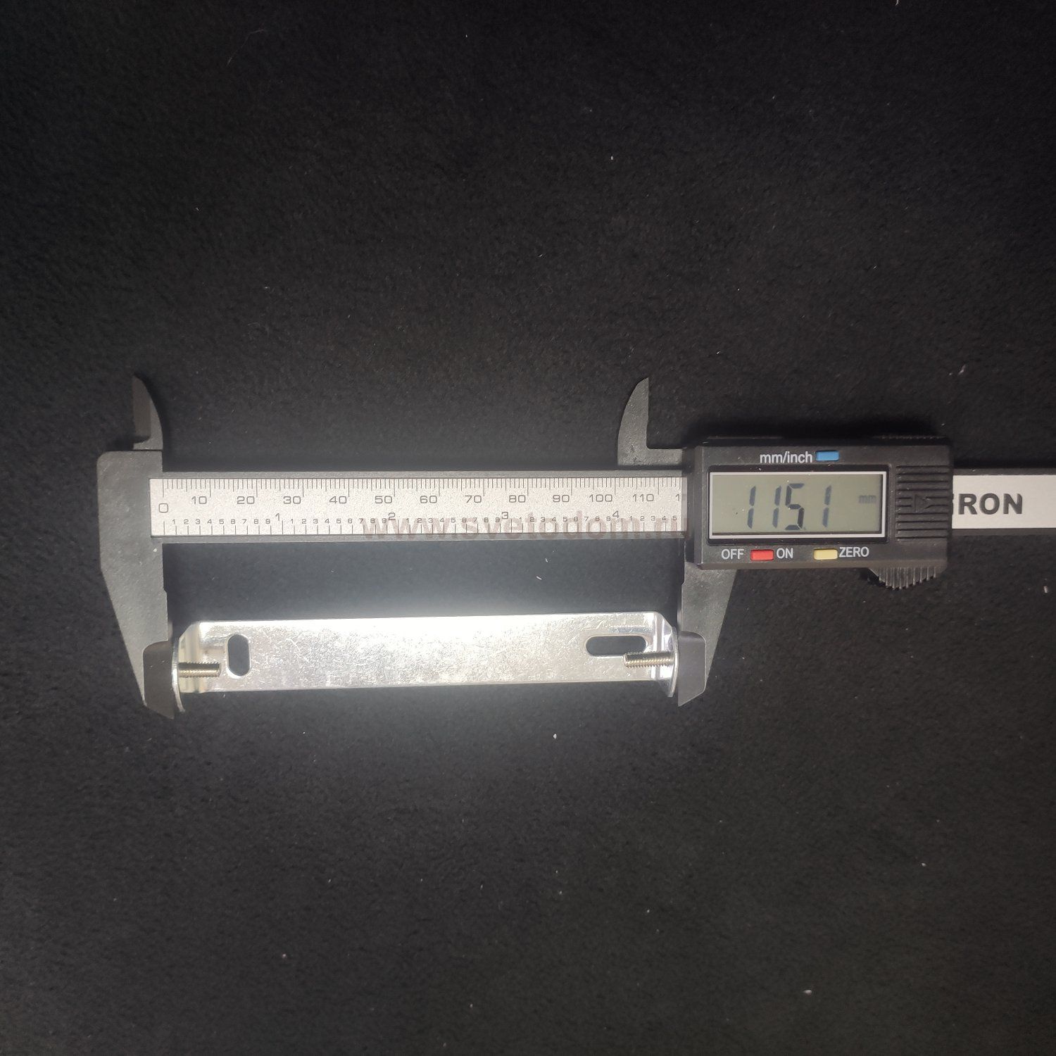 Планка монтажная для светильников 115-130мм с декоративными винтами цвета никель