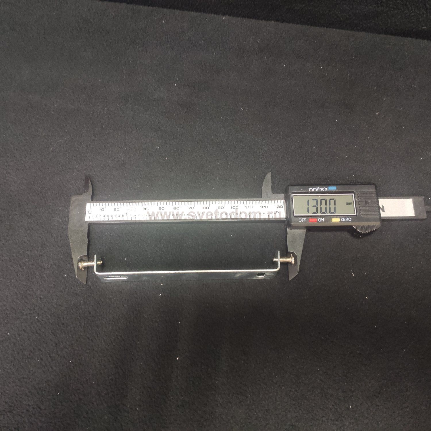 Планка монтажная для светильников 115-130мм с декоративными винтами цвета никель