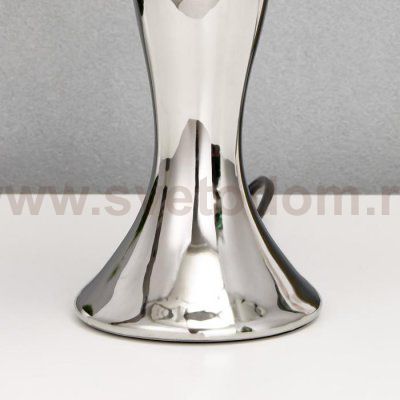 Лампа настольная с абажуром 