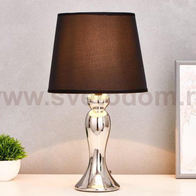 Лампа настольная с абажуром 