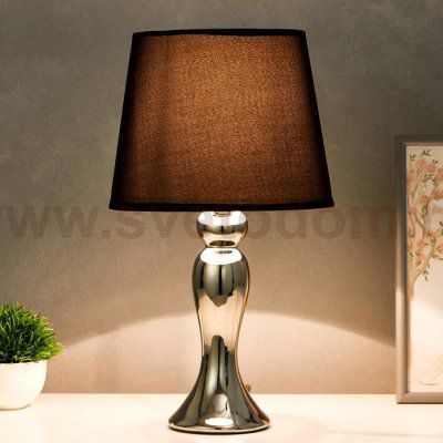 Лампа настольная с абажуром 