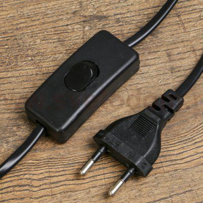 Лампа настольная с абажуром 