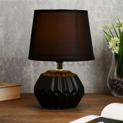 Лампа настольная 