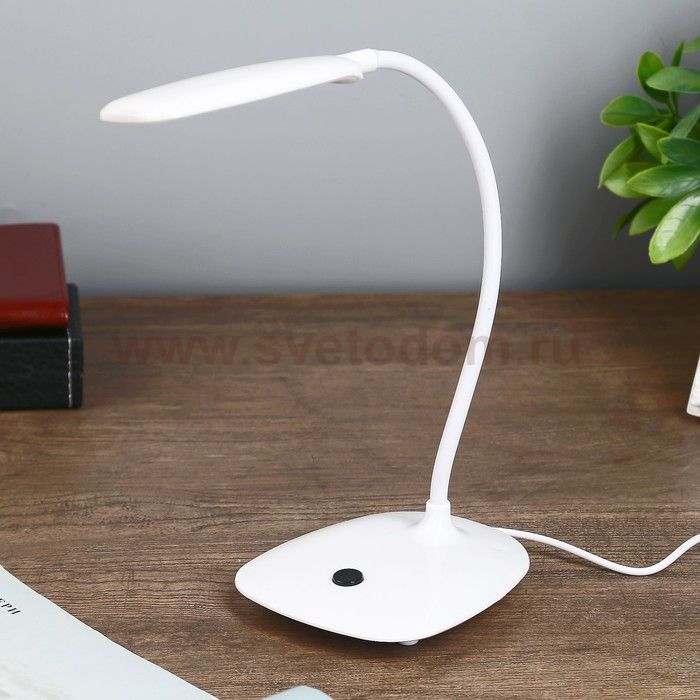 Лампа настольная 