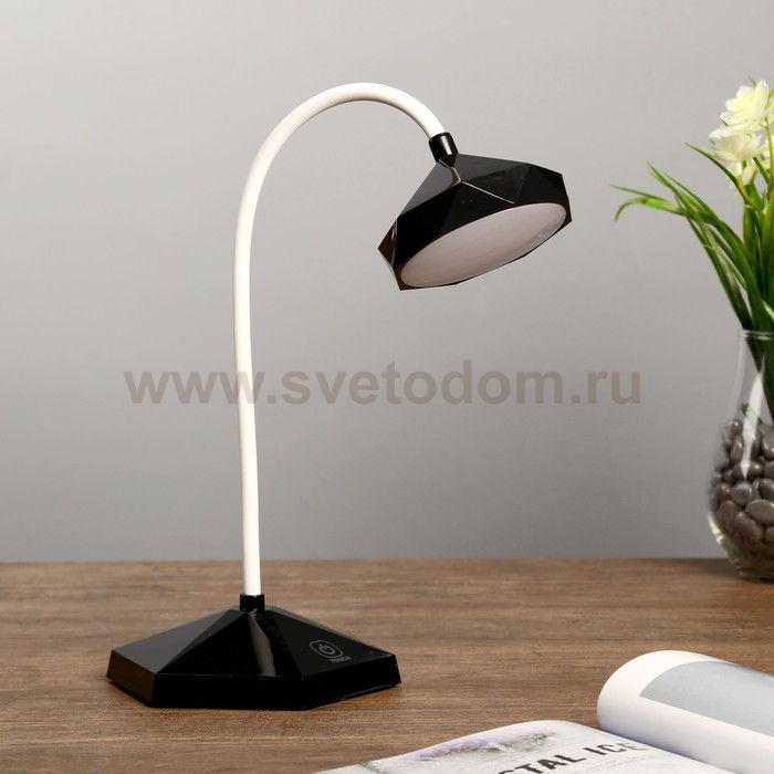 Лампа настольная 