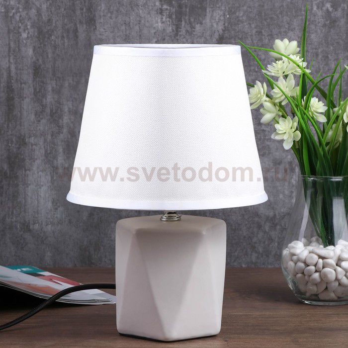 Лампа настольная 