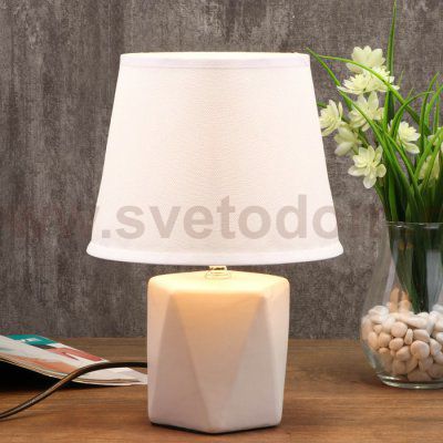 Лампа настольная 