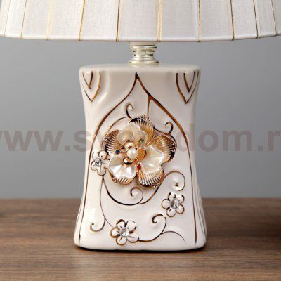 Лампа настольная 
