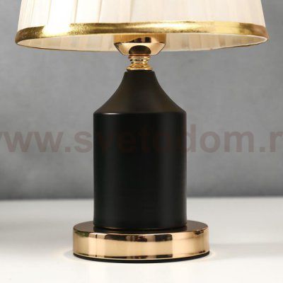 Лампа настольная 16136/1BK E27 40Вт черно-золотой 21х21х34 см