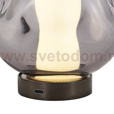 SL6520.404.01 Прикроватная лампа ST-Luce черный жемчуг/прозрачно-дымчатый LED 1*5W 4000K HELMI