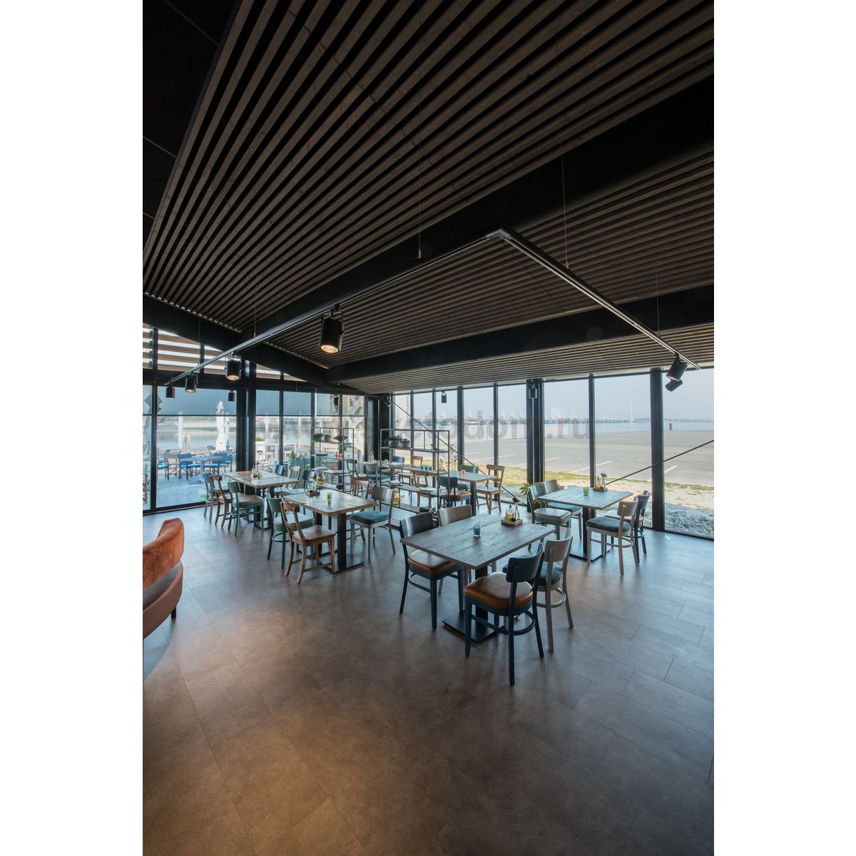 SLV 1002681 3Ph, EURO SPOT LED MEDIUM светильник 20Вт с LED 3000К, 1800лм, 36°, черный