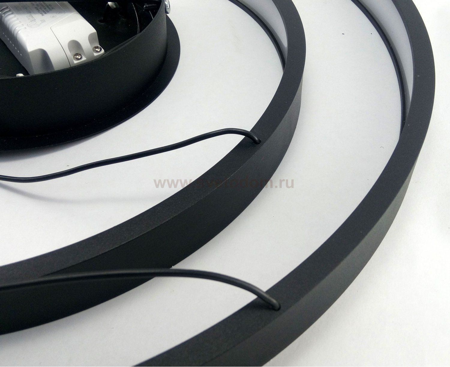 Люстра светодиодная черная TLRU3-50/60/70-01/B/3000К Лючера