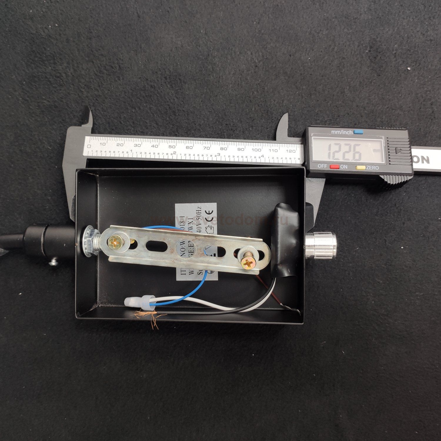 Светильник Modern бра Donolux W111018/1
