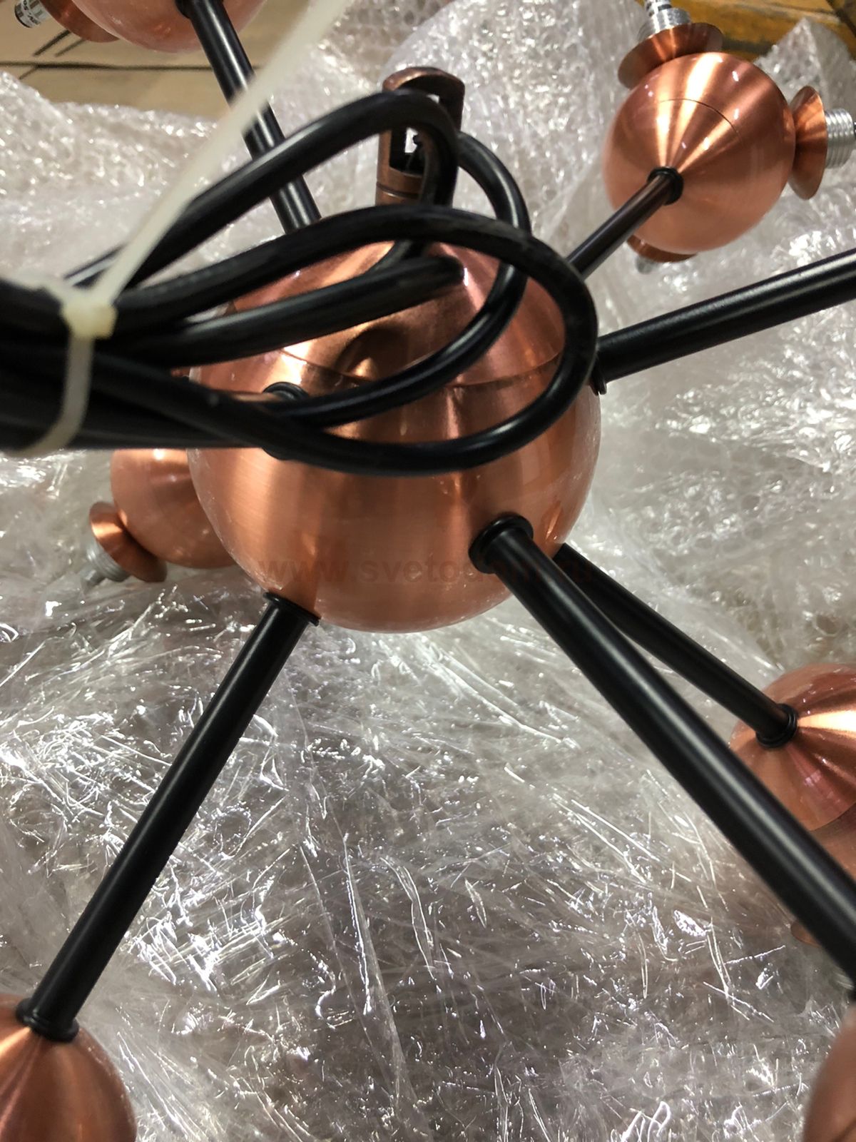 Светильник подвесной Wertmark WE233.27.503 KORN