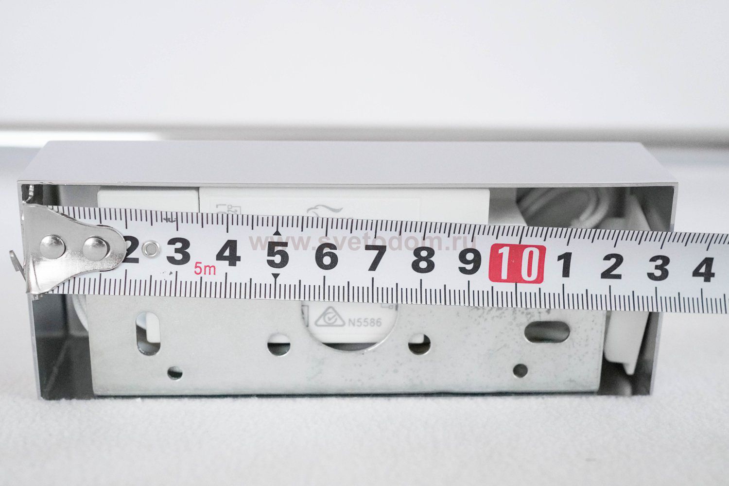 Светильник настенный Wertmark WE428.01.121 FLORES II