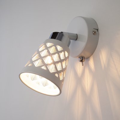 Настенный светильник бра Eurosvet 20060/1 белый