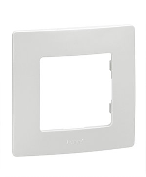 

Legrand Etika Бел Рамка 4-ая 672504