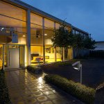 Светильник столб уличный на солнечной батарее с 1 поворотным модулем, датчиком движения и поворотной солнечной панелью Oasis Light P9011-1030