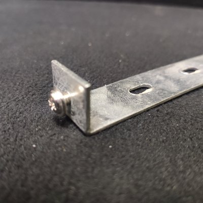 Планка монтажная для светильников 76-88мм с декоративными винтами цвета никель