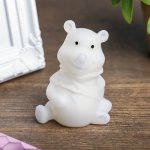 Световой сувенир "Мишка с бантиком" светится разными цветами 7х5х5 см