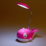 Лампа настольная "Кит" МИКС 14 LED (2 режима работы, выдвижная розетка) 9х14х26 см