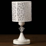 Лампа настольная "Белые цветы" 40W E27 белый 14,5х14,5х31 см