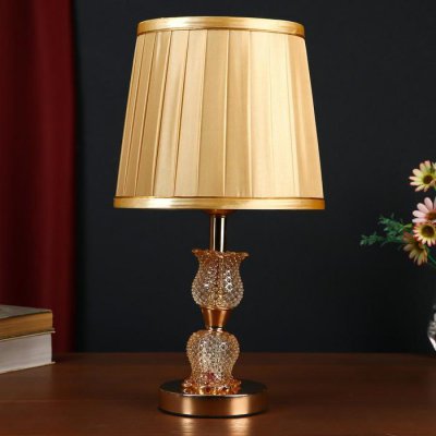 Лампа настольная с подсветкой LED 58076/1 E27 40Вт золото 23х23х40см Лампа настольная с подсветкой LED 58076/1 E27 40Вт золото 23х23х40см