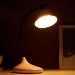Лампа настольная 1678/1PK LED 3Вт  3 режима 3000-6000К USB АКБ черно-розовый 14х11,5х41 см