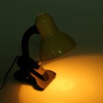 Лампа настольная Е27, светорегулятор на зажиме (220В) желтая (108А)