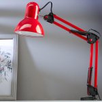 Лампа настольная Е27, h=55 см, шарнирная, на зажиме (220В) красная