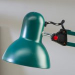 Лампа настольная Е27, h=55 см, шарнирная, на зажиме (220В) зеленая
