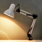 Лампа настольная Е27, h=55 см, шарнирная, на зажиме (220В) белая